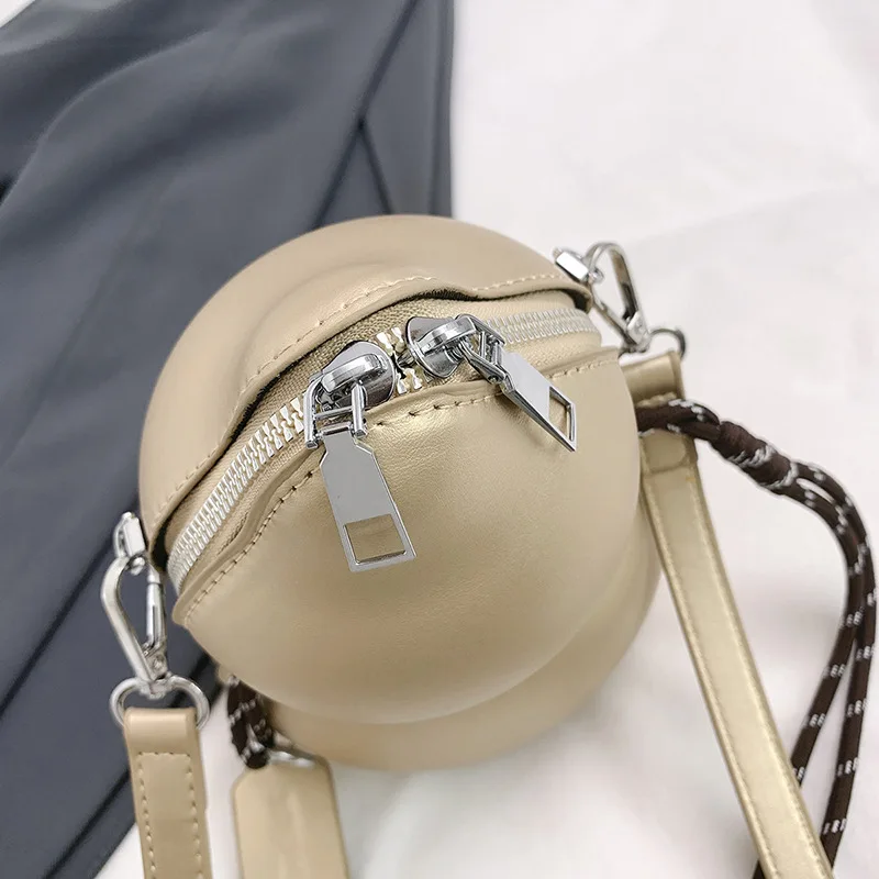Cute Leather Hobo Bag, Fashionable Design, Spacious & Practical, Ideal for Day Trips and Shopping