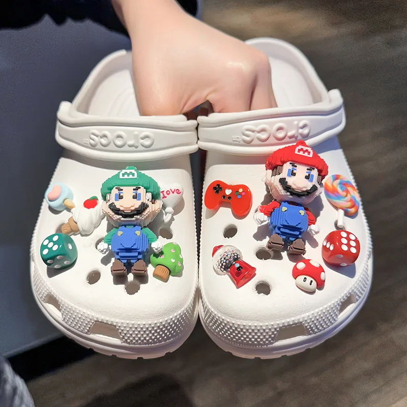 Super Marios Bros buty DIY buty akcesoria kwiatowe dekoracje Charms zabawki dla dzieci prezenty sandały udekoruj