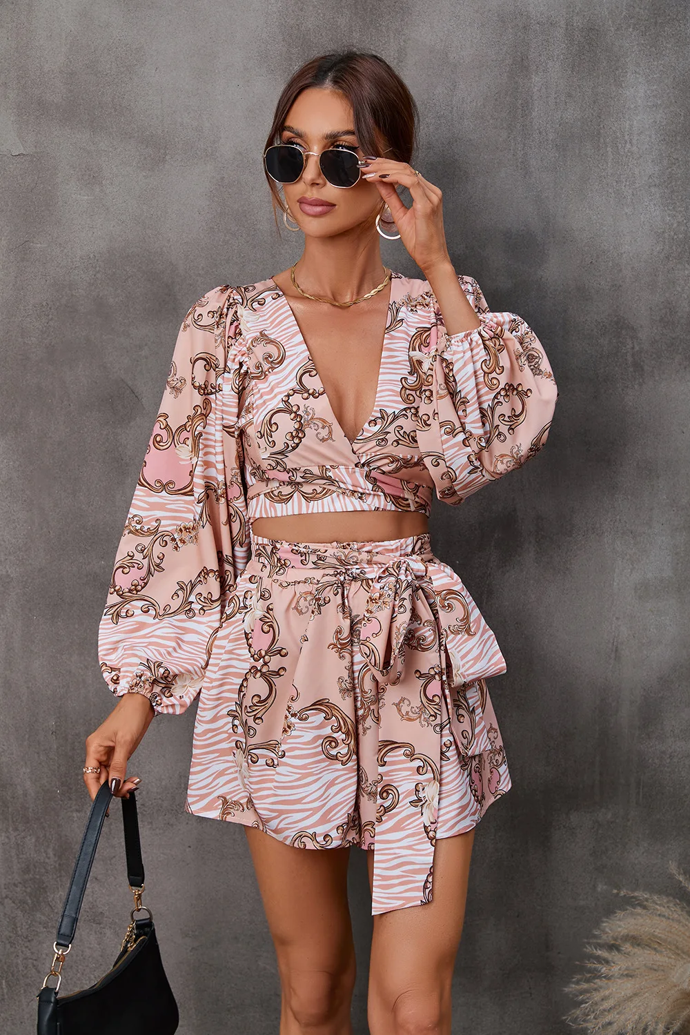 Women\'s Deep V Neck Jumpsuit Bell Sleeves Flower Print Long Sleeves Tie Mid Rise Shorts Summer Short Jumpsuit Casual Party Style