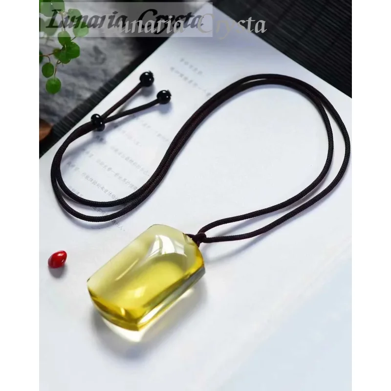 

Серия кулонов из натуральных кристаллов: защита любви, привлечение богатства, отпугивание зла, целебное воздействие; элитные ювелирные изделия высокого класса