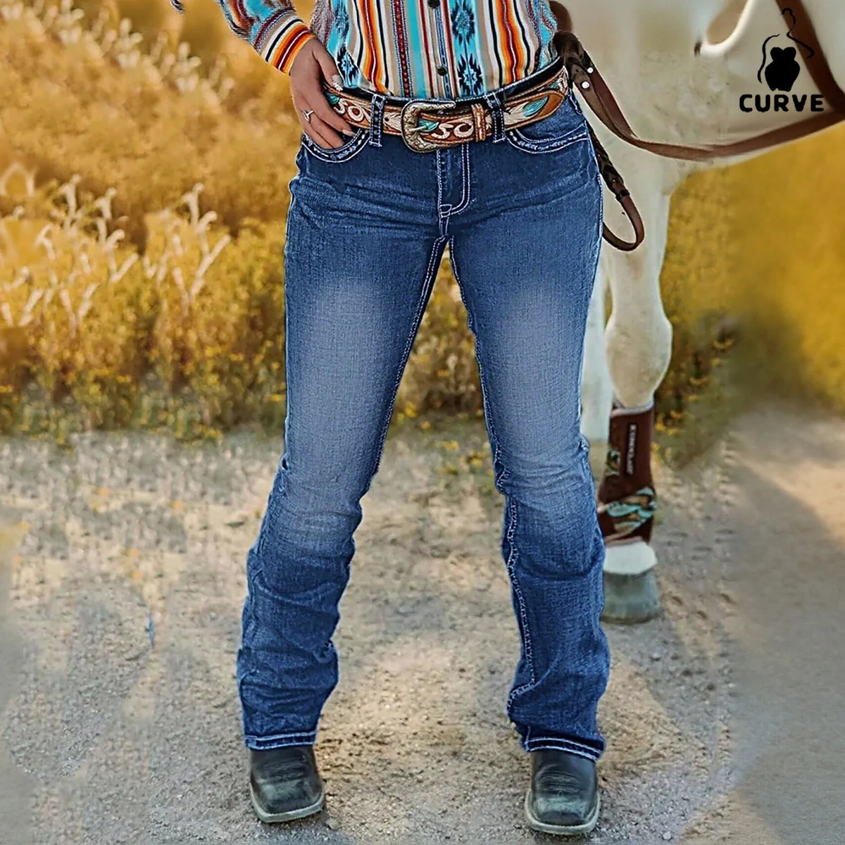 Western-Flare-Jeans für Damen in Übergröße – Pferdestickerei und Utility-Taschen