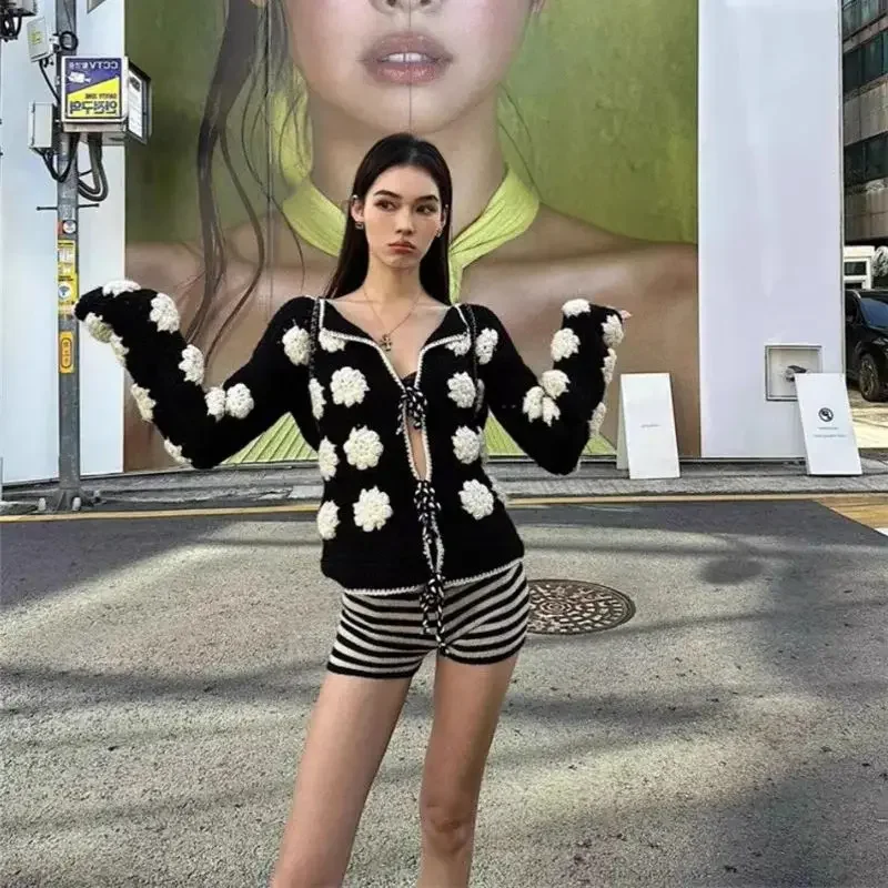 女性用ニットカーディガン,3Dフラワー,カシミアセーター,レースアップ,かぎ針編み,ファッション