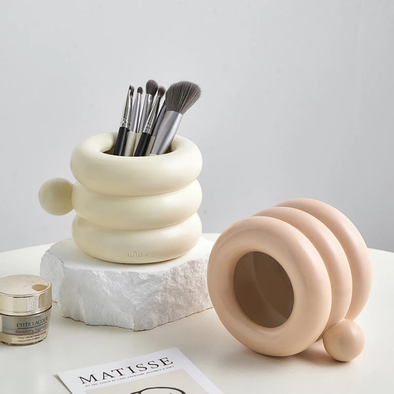 

Creative cream style decoration decoration home living room office desk pen container table top Makeup brush storage decoration