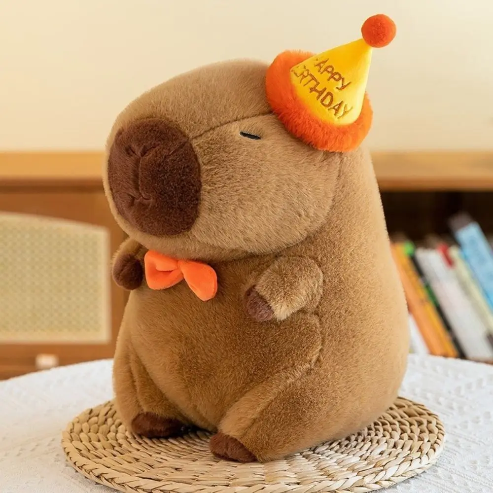 Vendita calda Kawaii Buon compleanno Cappello Capibara Peluche Bambola Simulazione Peluche Animali Super morbido Divertente Ragazza dei ragazzi Regalo Decorazioni per la casa