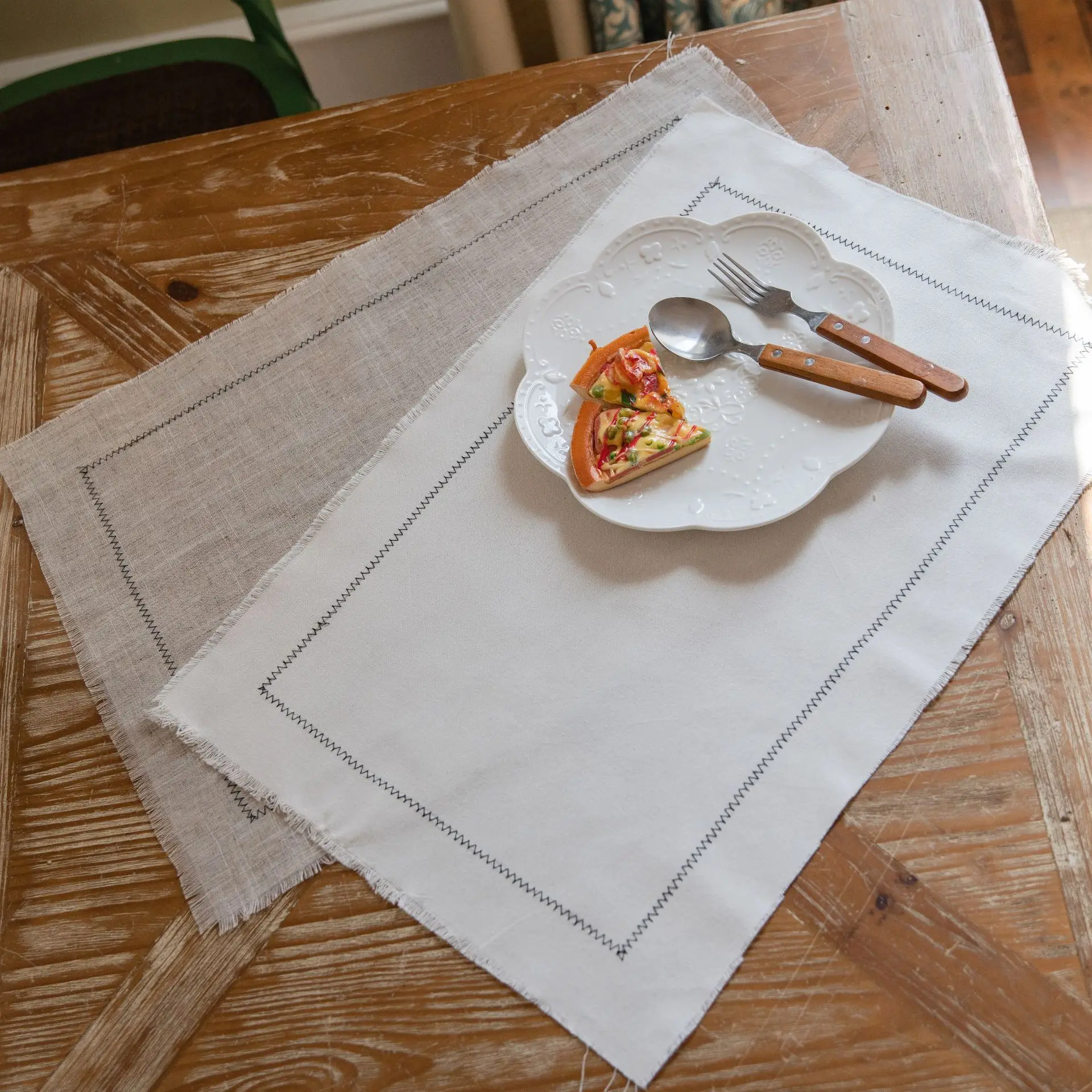 4PCS Retro Burr Texture Embroidered Napkins Cotton Fabric Serviette Kitchen Tea Towels Farmhouse Placemats Wedding Party Decor