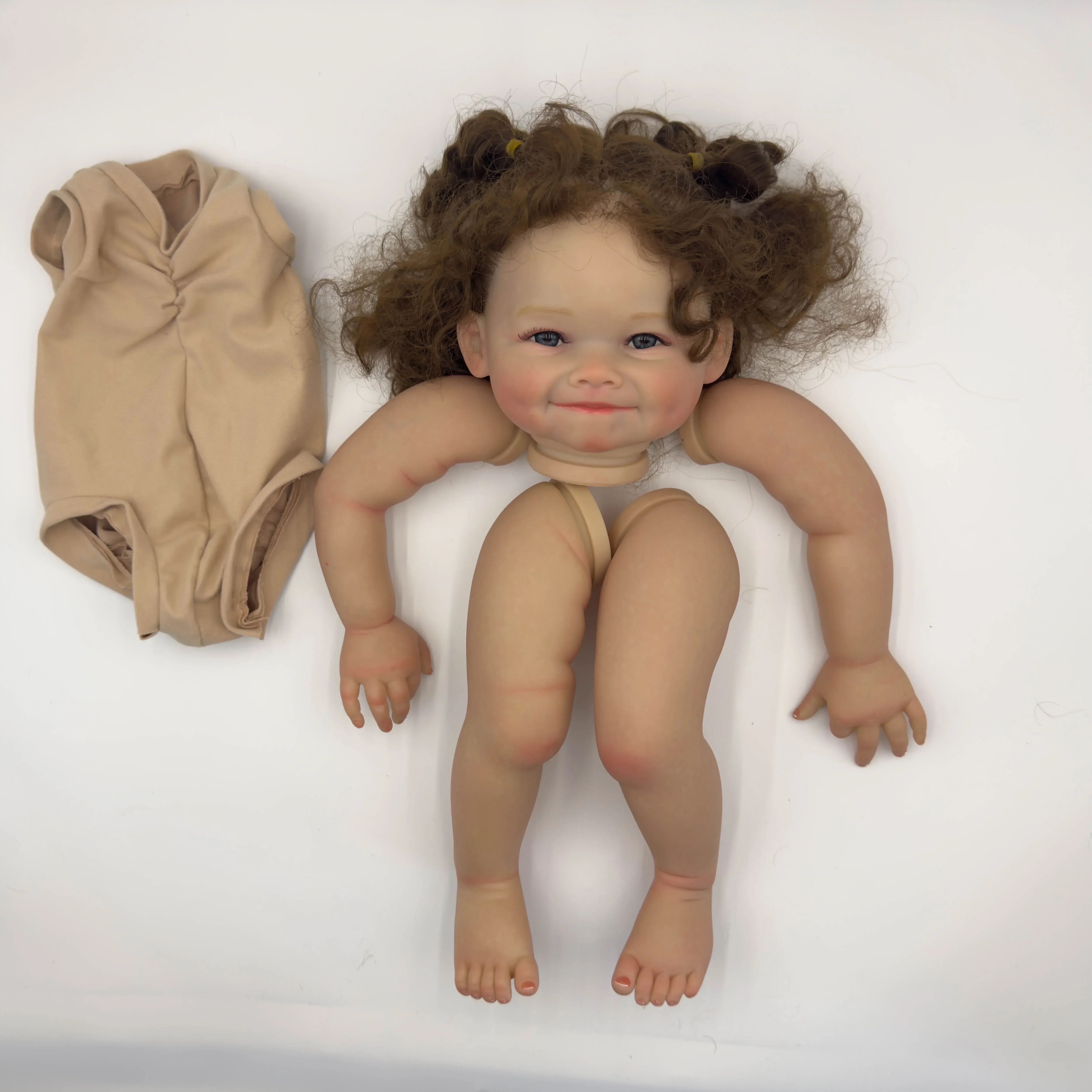 NPK 24''수제 미완성 인형 키트 Bebe Raya 곱슬 갈색 머리카락이 있는 실물 같은 다시 태어난 부품