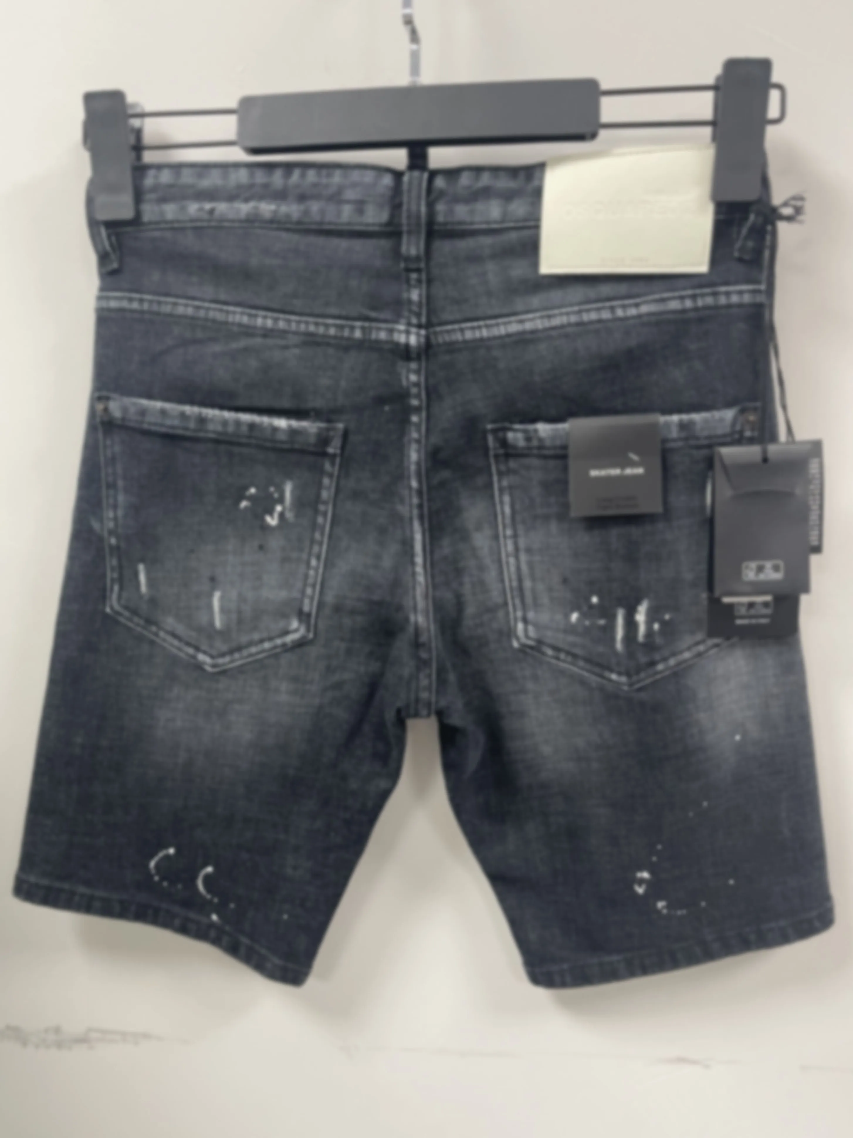 2024 Spring/Summer New D2 Jeans Trendy Men's Water Washed, Scratched, Patched, Painted, Slimming, Micro Elastic Denim Shorts for