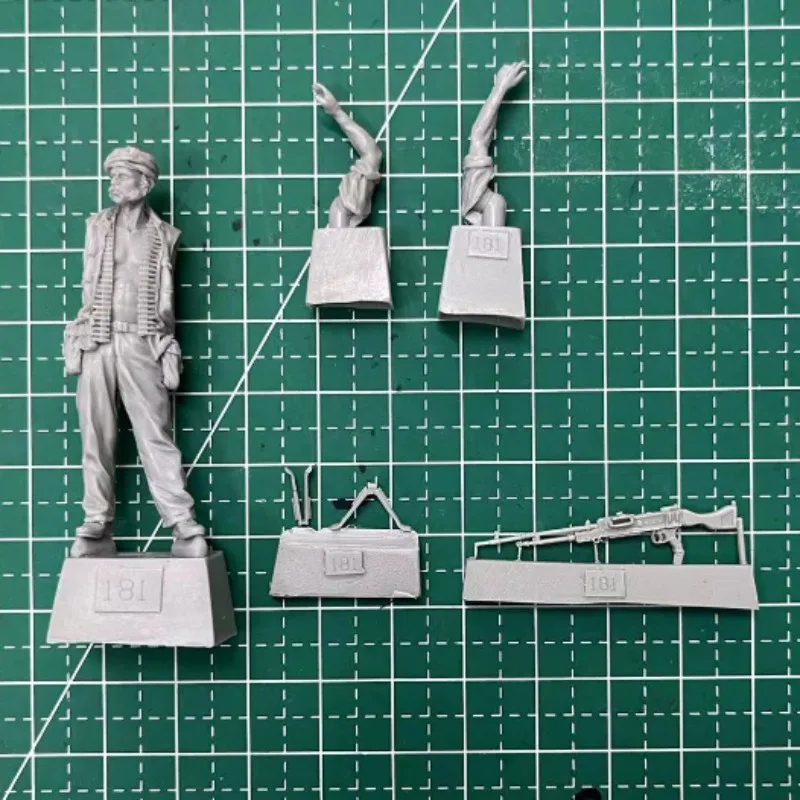 1/35 Scale Resin Figure Model Building Kits Modern Military Machine Gunner Miniature Toy Unassembled Unpainted 948A