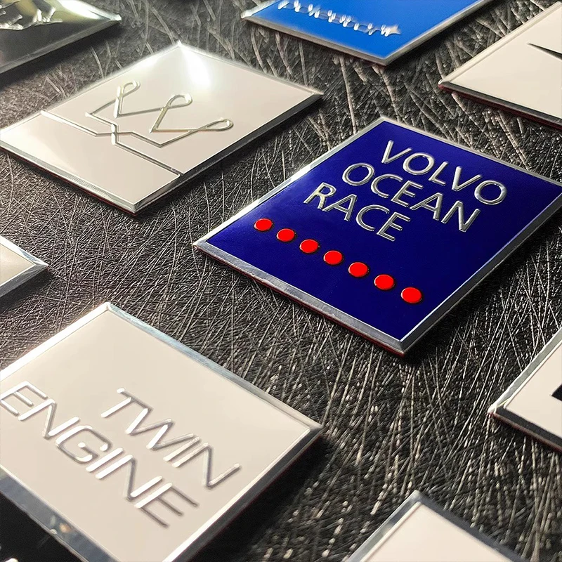 ثلاثية الأبعاد فولفو الألومنيوم شعار AWD شعار جسم السيارة الجذع ملصق لفولفو XC90 V90 V60 XC60 V40 EC40 EX40 S80 S60 S90 C40 XC40 V70 XC70