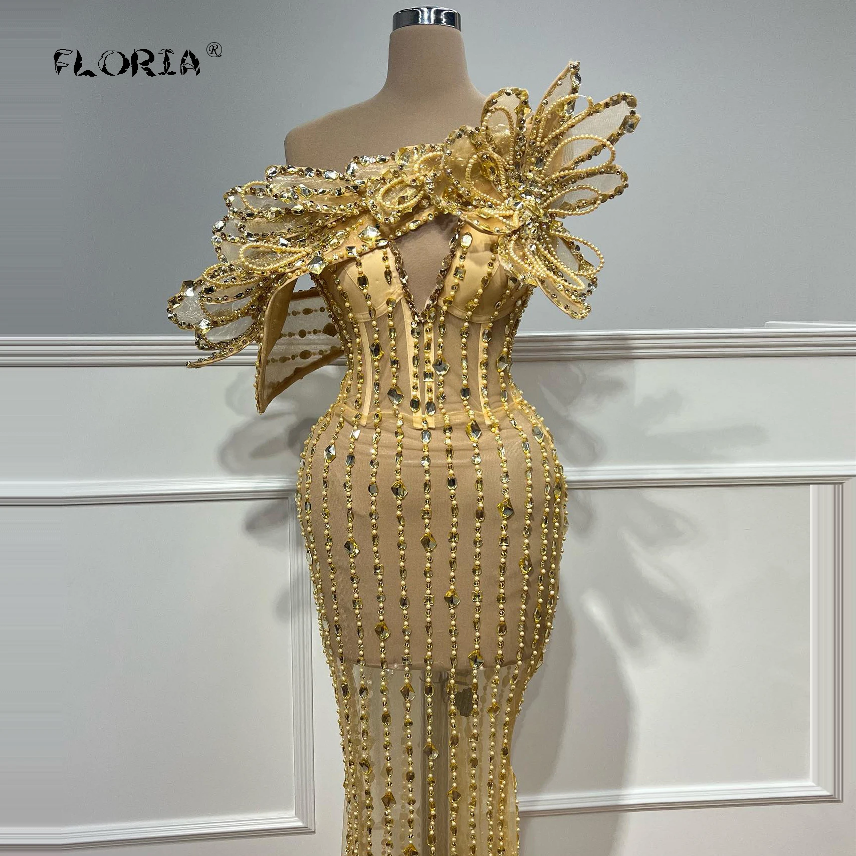 Gold Luxury Beaded Mermaid Evening Gown Off Shoulder 2025 Arabic Crystal Sleeveless Celebrity Dress for Women Customized