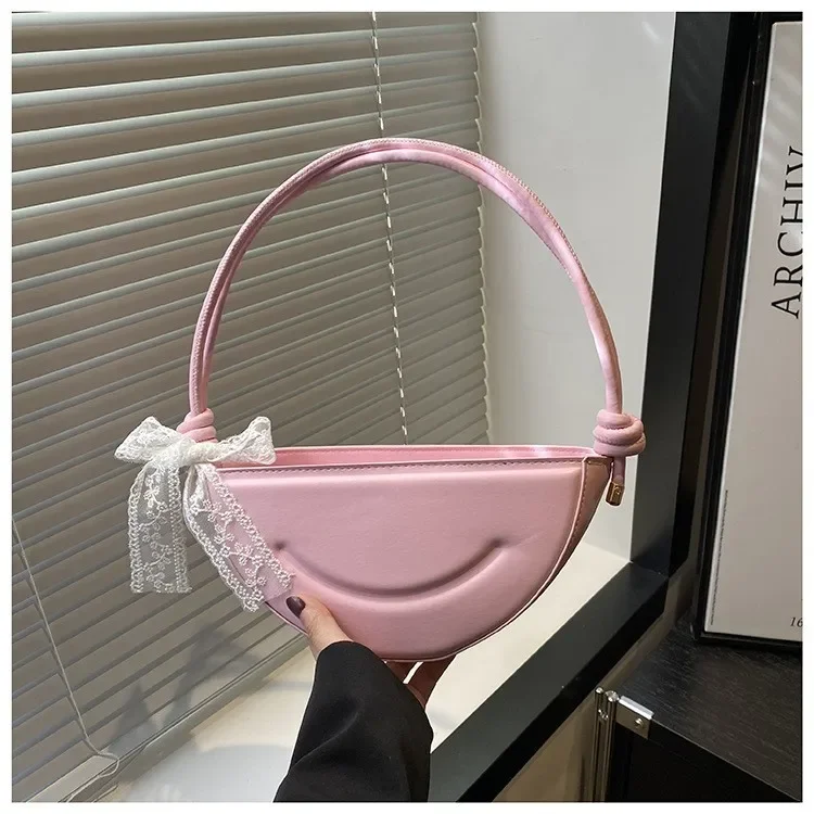 

High-class Women's Crossbody Bags Stylish and Relaxing Underarm Bags, Boasting A Minimalist and Vintage Crescent Shape