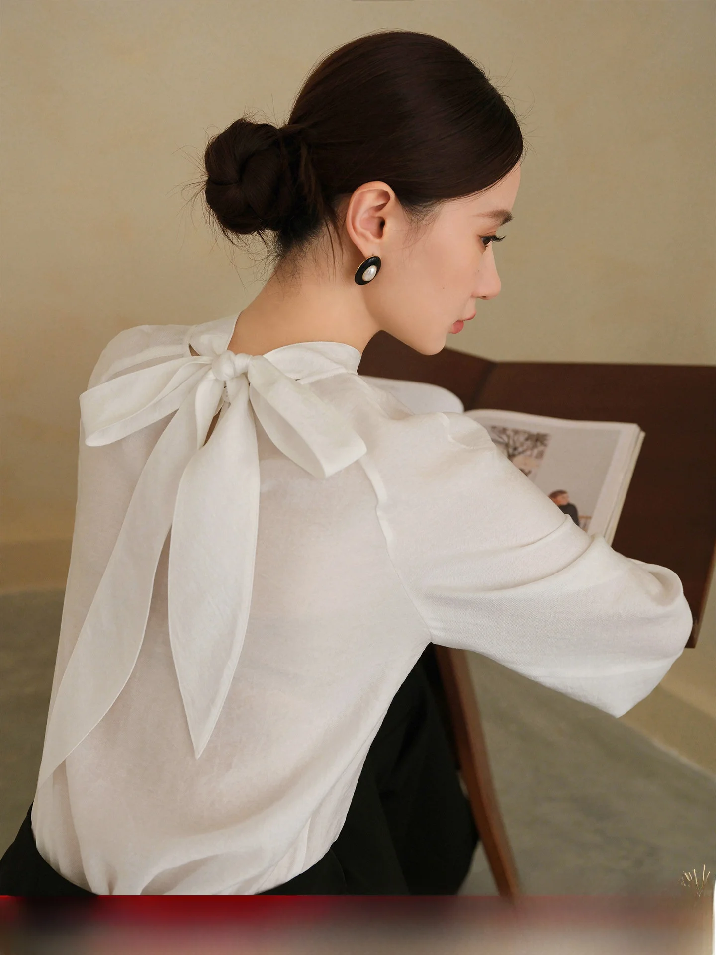 

Женская свободная блузка XXNING с вставками на плечах и декоративными элементами, новая коллекция осень-зима, элегантный топ премиум-класса, дышащий, длинный рукав.