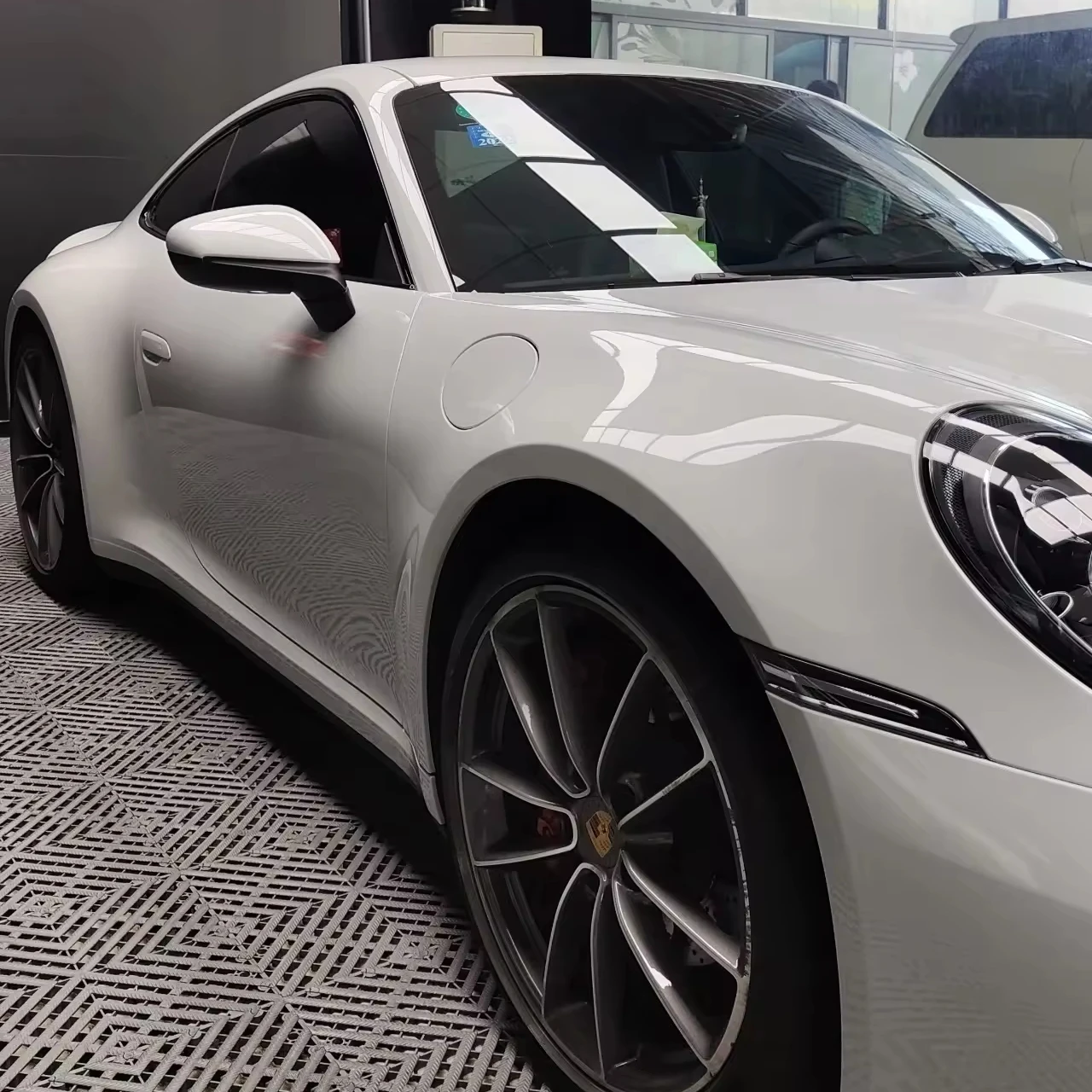 유로마스터 고급 저점착 접착제 PET 라이너 슈퍼 글로스 라이트 그레이 자동차 랩 비닐 풀 바디 컬러 체인지 필름