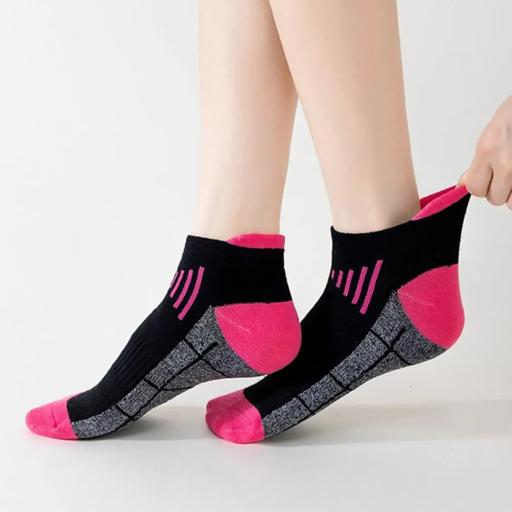 Soft Breathable Socks 5 Pairs Men's Cotton Ankle Socks Athletic Cushioned Performance Socks Moisture Wicking Breathable Running