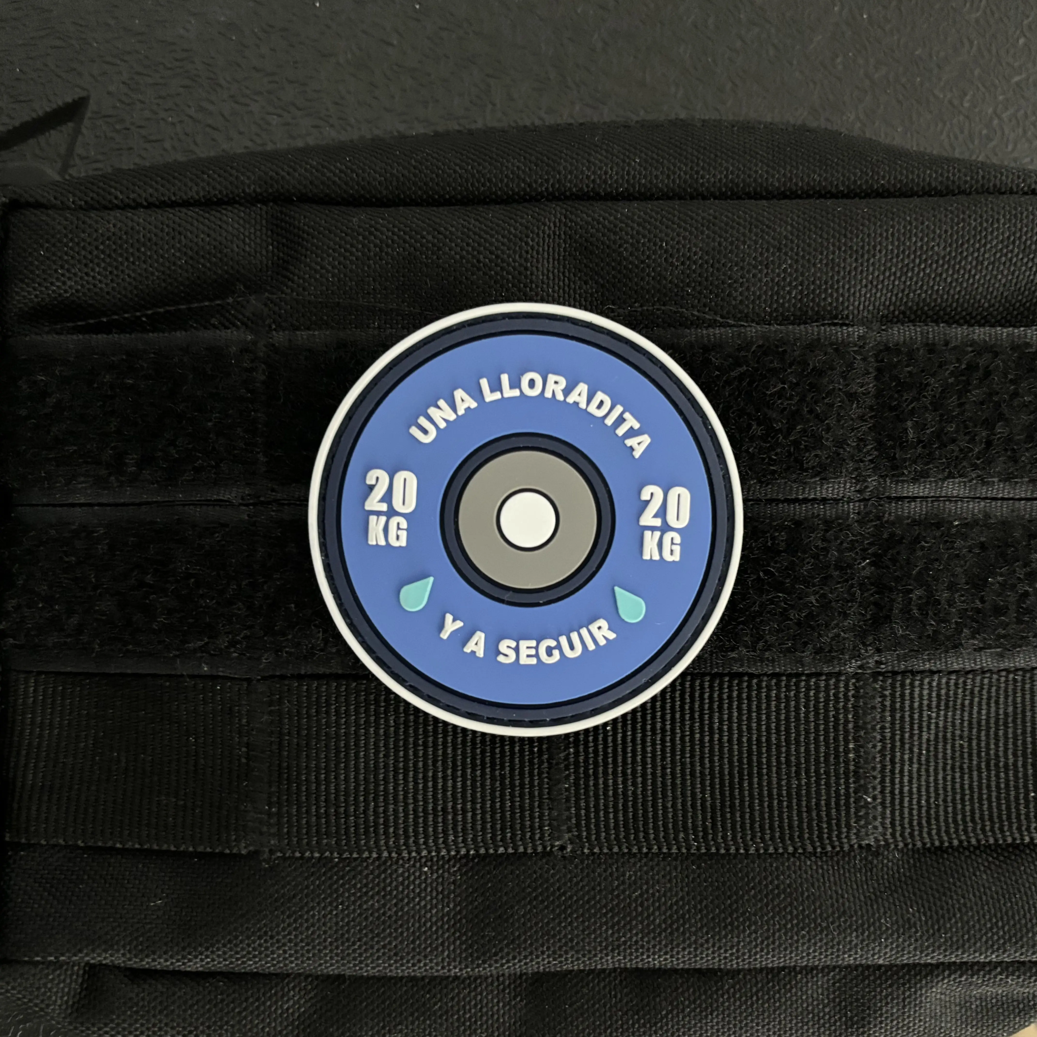 20kg Barbell Plate PVC Patch with Hook Loop Weight Plate Tactical Patches Funny Morale Badge Fitness Enthusiast Backpack Sticker