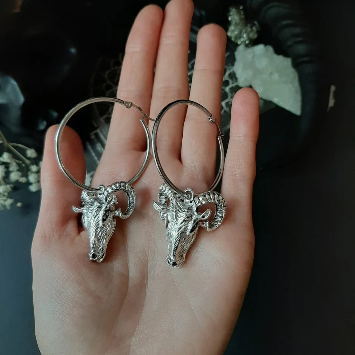 

Silver Color Exaggerated Goat Head Earrings for Women Statement Vintage Gothic Earrings Luxury Wedding Jewelry Gift Wholesale