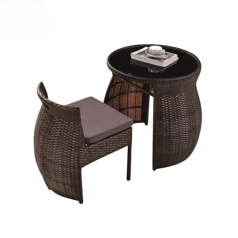 Balcón Mesa pequeña y silla Combinación Red Rattan rojo Tres piezasOutdoor Garce den Leisure Rattan