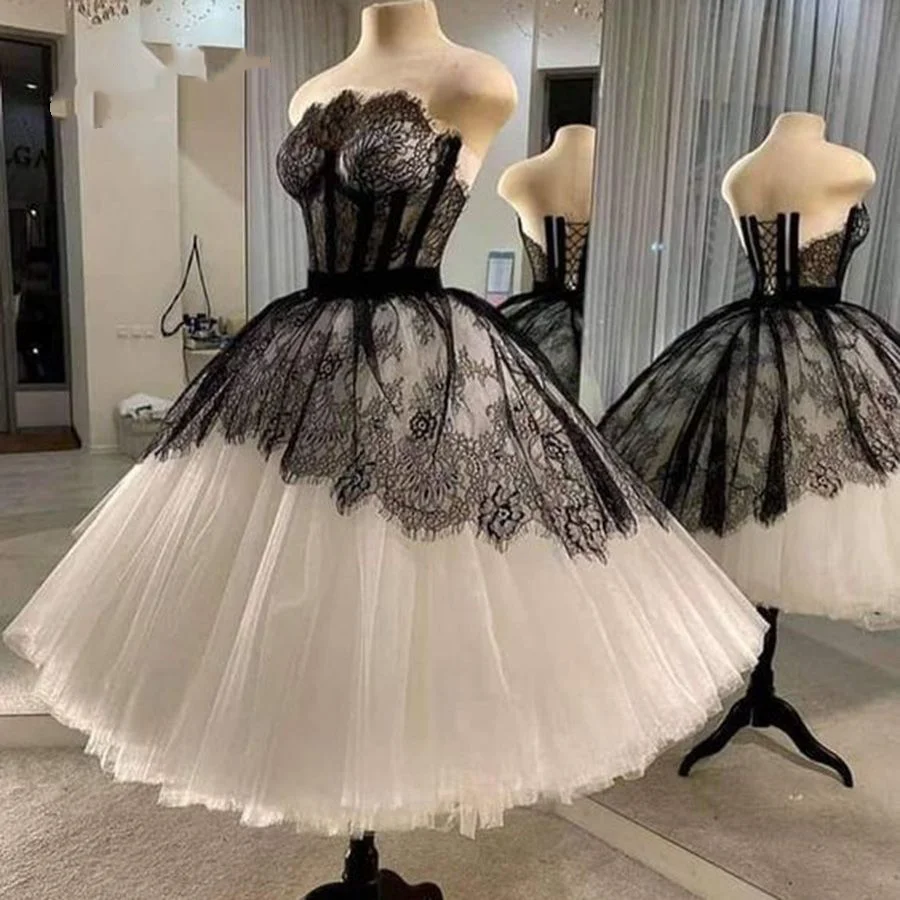 Customized Clash Short Small Gowns Prom Dresses Strapless Lace Decoration Pleated Hem Black White Elegant Women's Evening Gowns