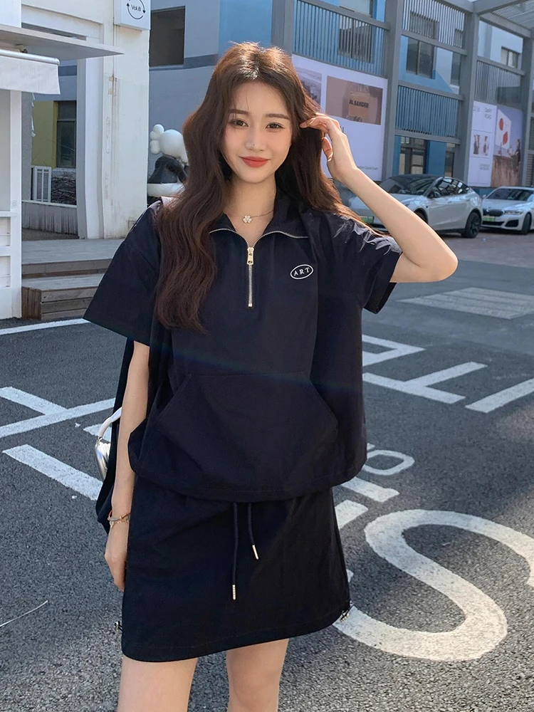 

Корейский стиль: летний спортивный комплект для женщин, повседневный, с коротким рукавом, отложным воротником, из двух предметов, с эффектом похудения, короткая юбка