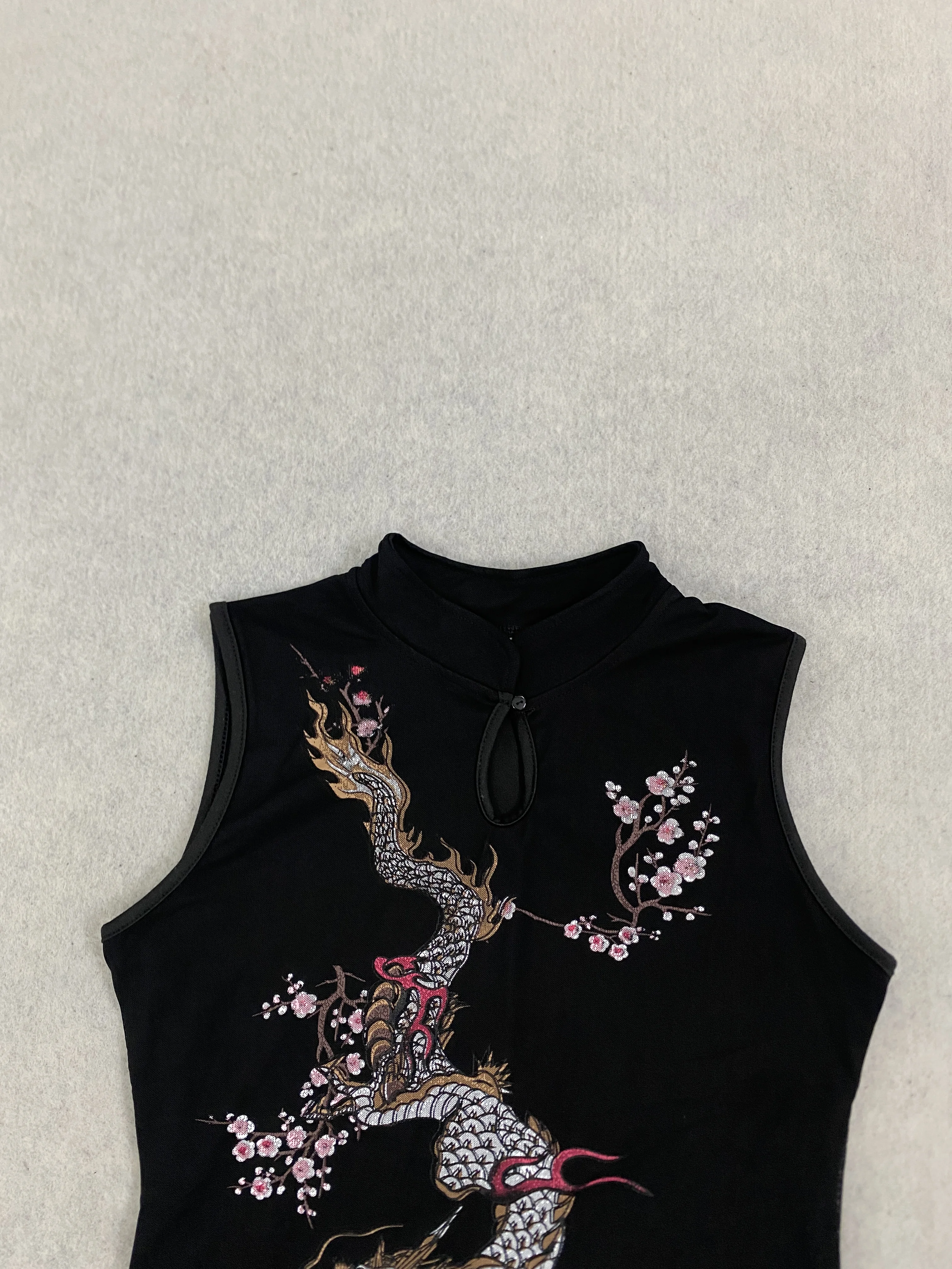 Neues Chinesisches Besticktes Cheongsam-Kleid für Damen mit Drachen- und Kirschblüten-Druck, Stehkragen, Ärmellos, Figurbetontes Enges Kleid – Detail 6
