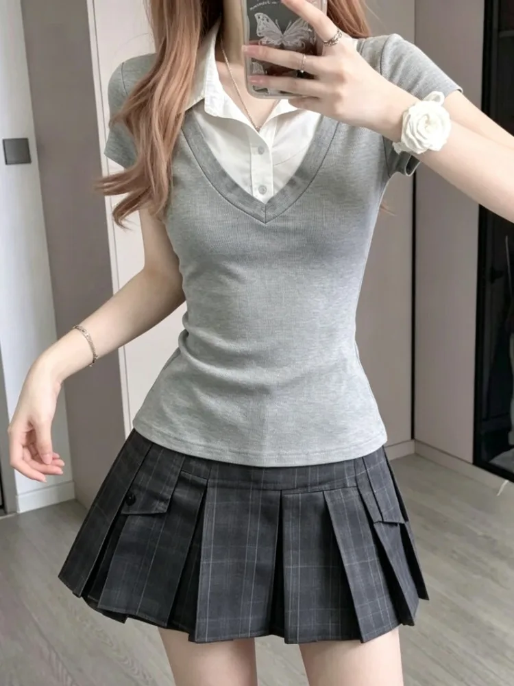 Damen 2-teiliges Outfit, Fake-Zweiteiler, Polokragen, Kurzarm-Oberteil, kariertes, plissiertes Minikleid, Y2K E-Girl Casual Alltags-Matching-Anzug