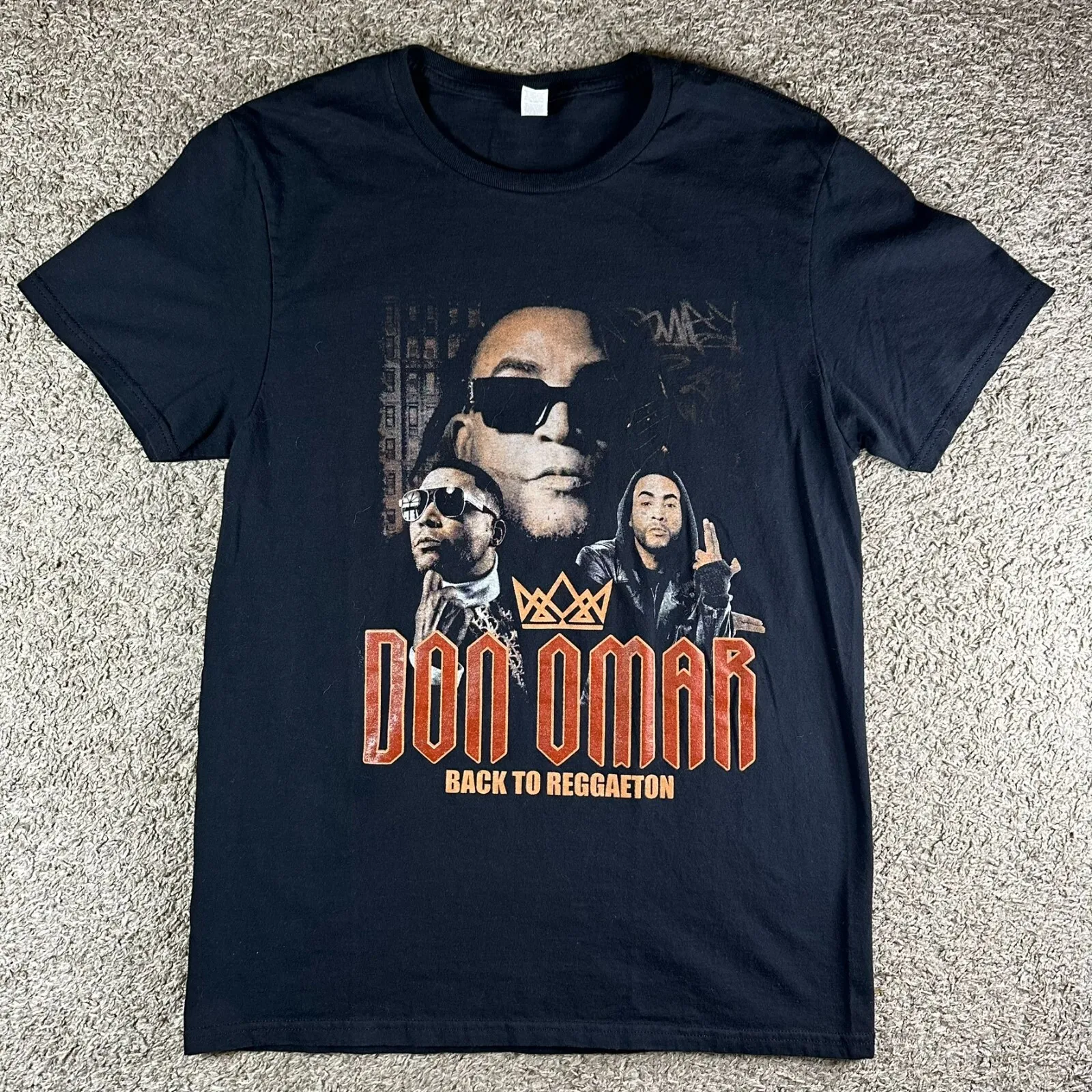 Camiseta Don Omar Back to Reggaeton Tour 2024 Talla Mediana Fruit of the Loom
