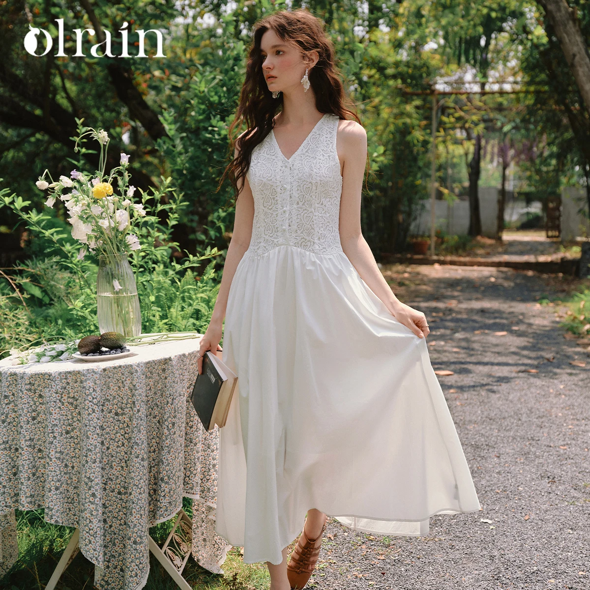 

OLrain Women Summer Sleeveless White Dresses Ladies 2025 Elegant V-neck Lace Fitted Flare Long Dress Female Clothing O57XL99050