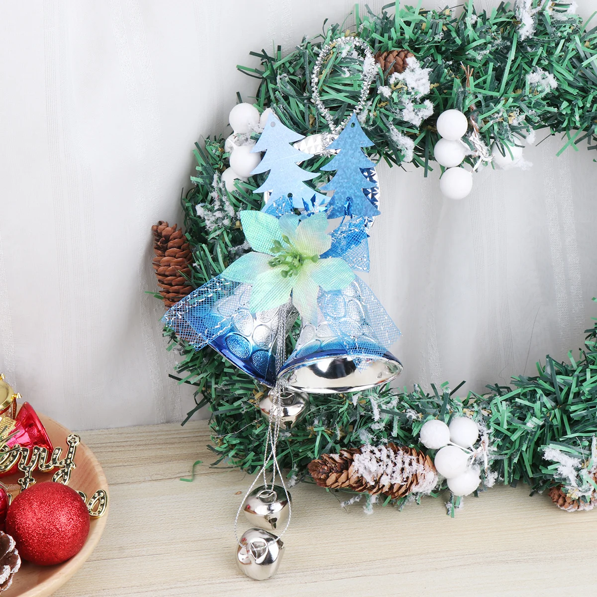 

2Pcs Christmas Door Hanging Pendant Bright Color Fine Workmanship Suitable for Door Wall Window Festive Decoration Gift Choice