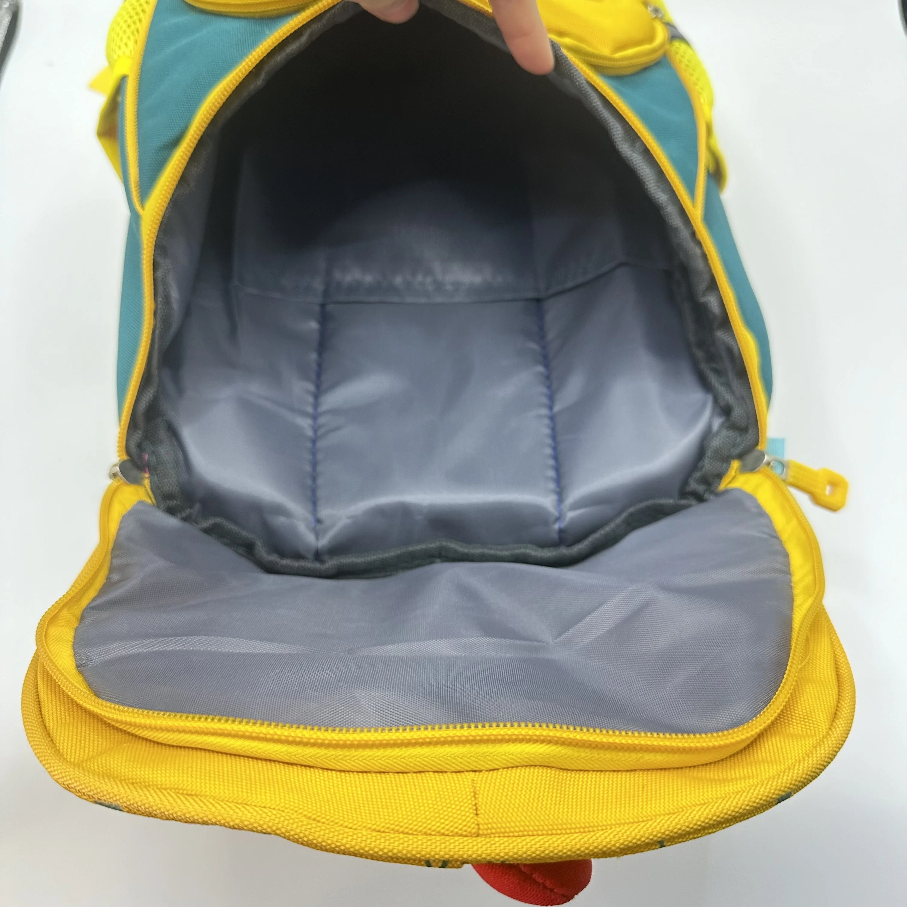 Sac d'école maternelle avec nom personnalisé pour garçons et filles, sac à dos de dessin animé mignon, sac pour enfants brodé de dinosaure