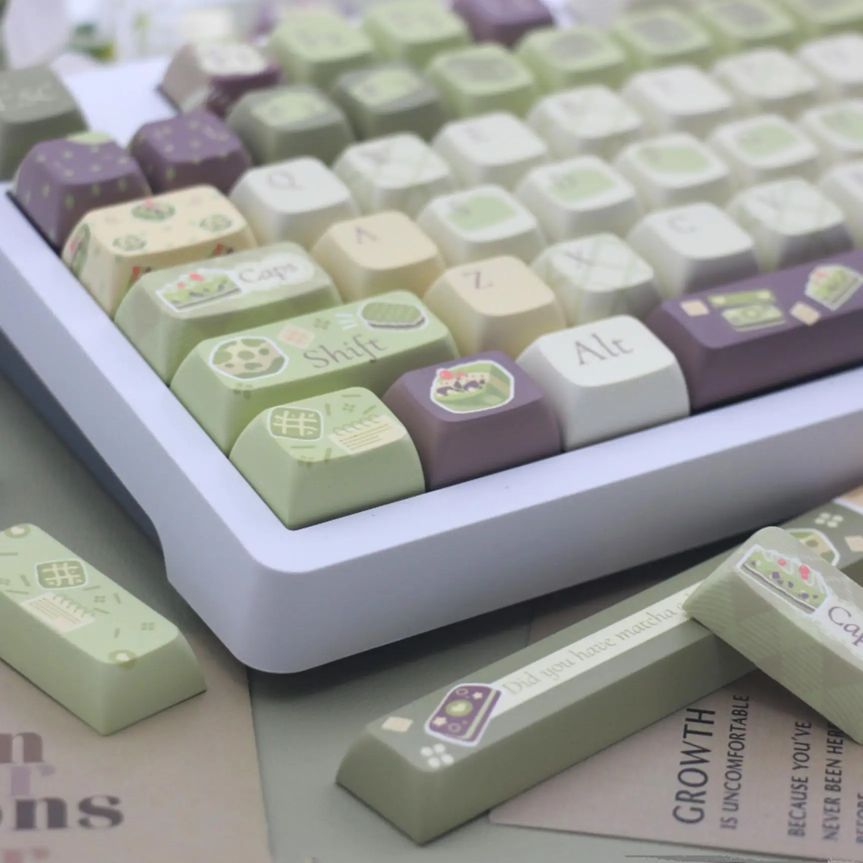 Matcha Cake Keycap Set XDA Profile 136 Keys PBT Thermal Sublimation Personalized Green Chocolate Keycaps for Mechanical Keyboard