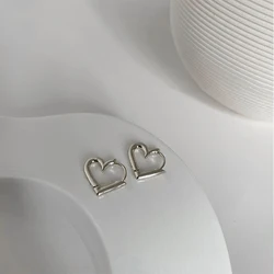 Fashion Women Silver Color Hollow Heart Earrings Korean Trendy Love Earrings Simple Small Exquisite Metal Jewelry Party Gift