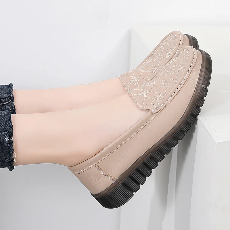 Platformowe trampki damskie moda na co dzień wygodne wsuwane płaskie białe buty damskie Lncrease buty wulkanizowane buty kobieta