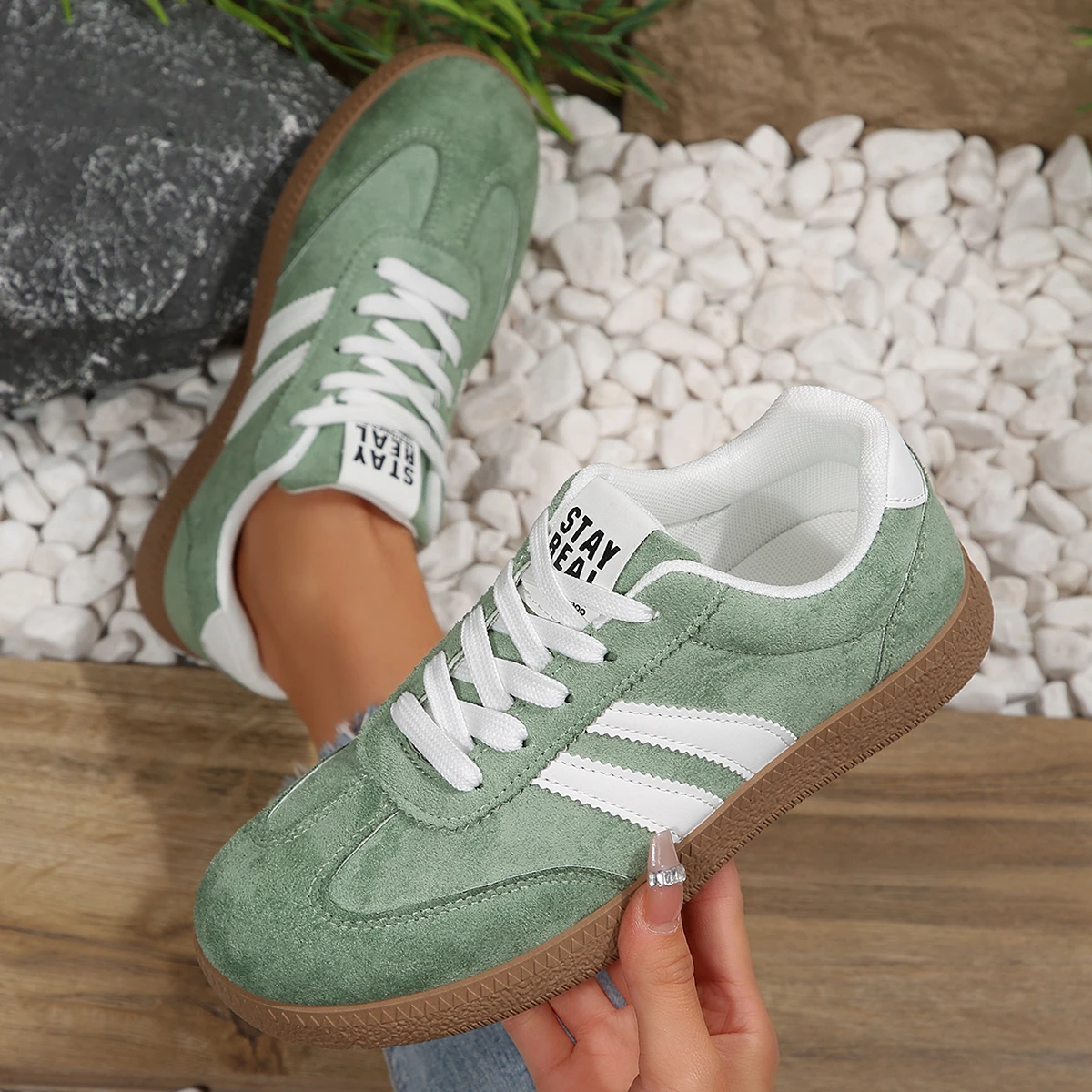 2026 Herbst Damenmode Wildleder-Sneaker mit Doppelschnallen-Metalldetails Leichte Atmungsaktive Bequeme Freizeitschuhe – Detail 16