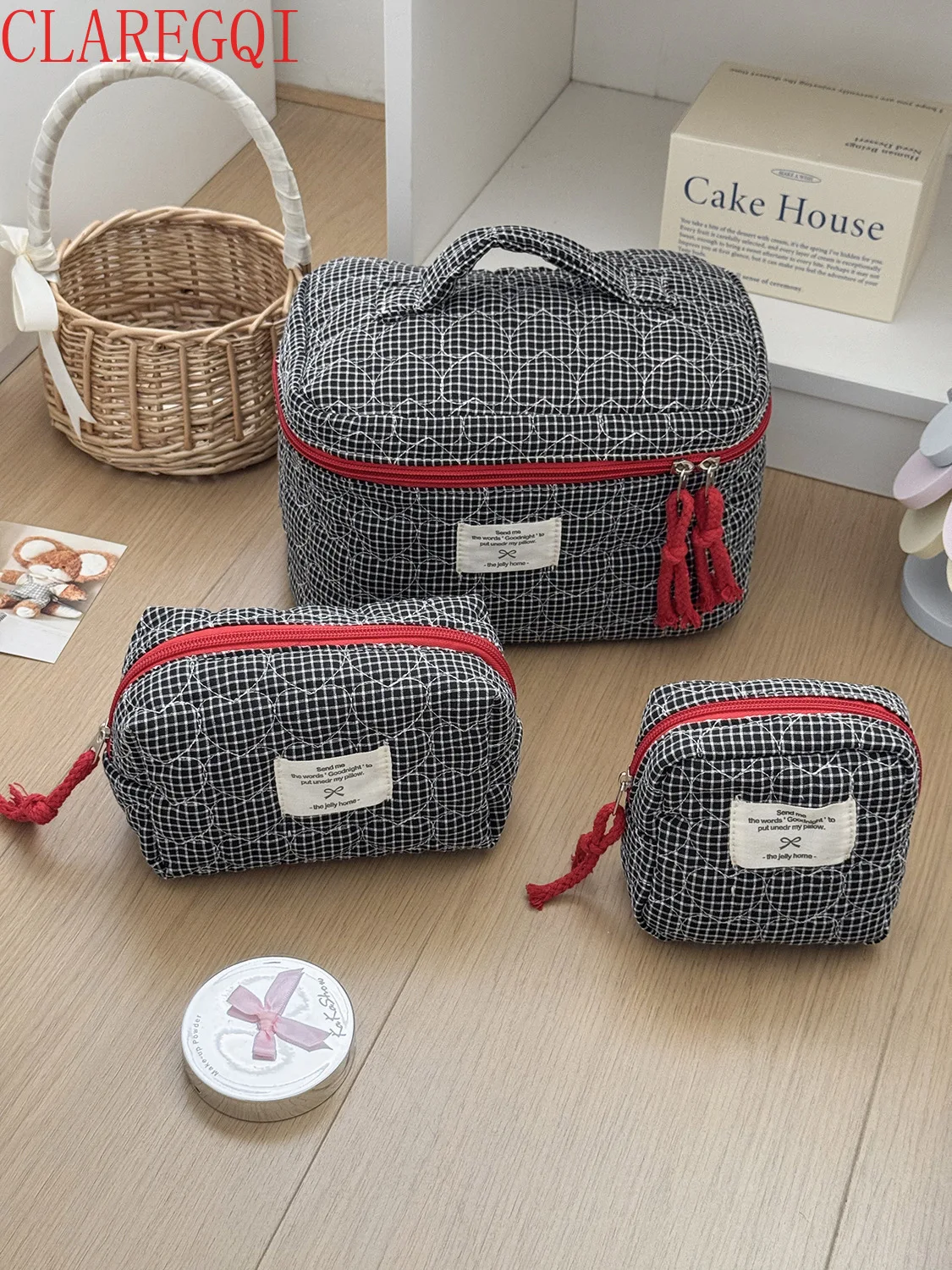 Three Pieces Makeup Bag Set Travel Toiletry Bag Quilted Love Grid niche Storage Bag Portable and Large Capacity Three Colors
