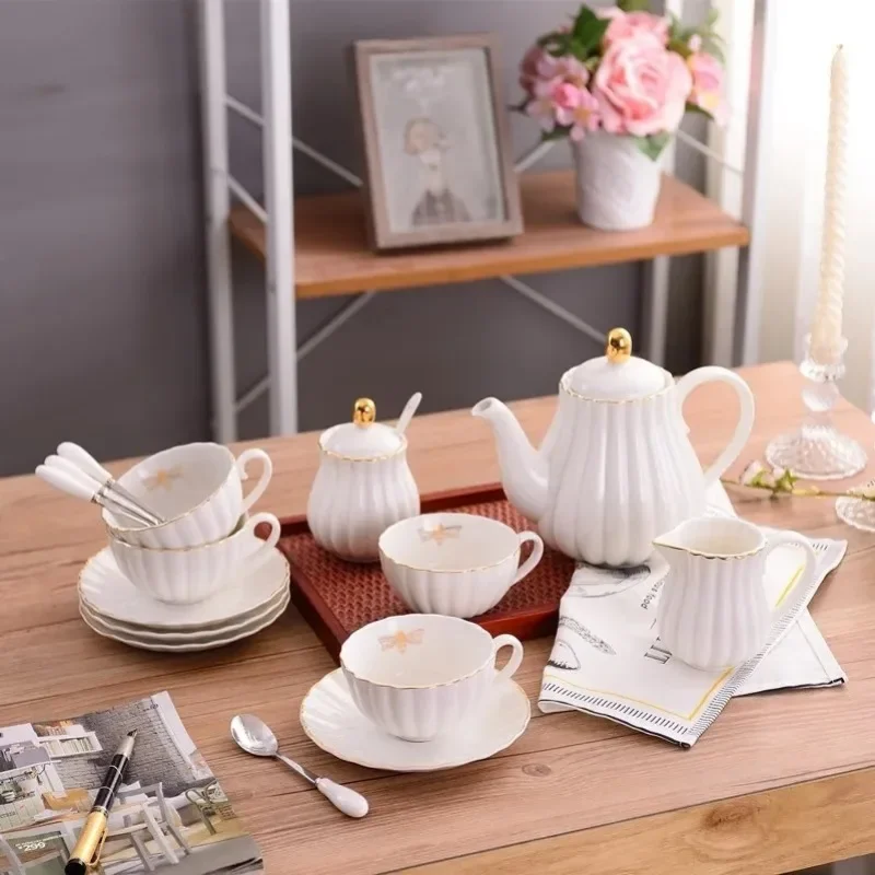 

Ceramic Teapot Pumpkin Shape Hand Painted Gold Bone China Teapot With Tea Strainer Elegant Tea Pot Set 1L