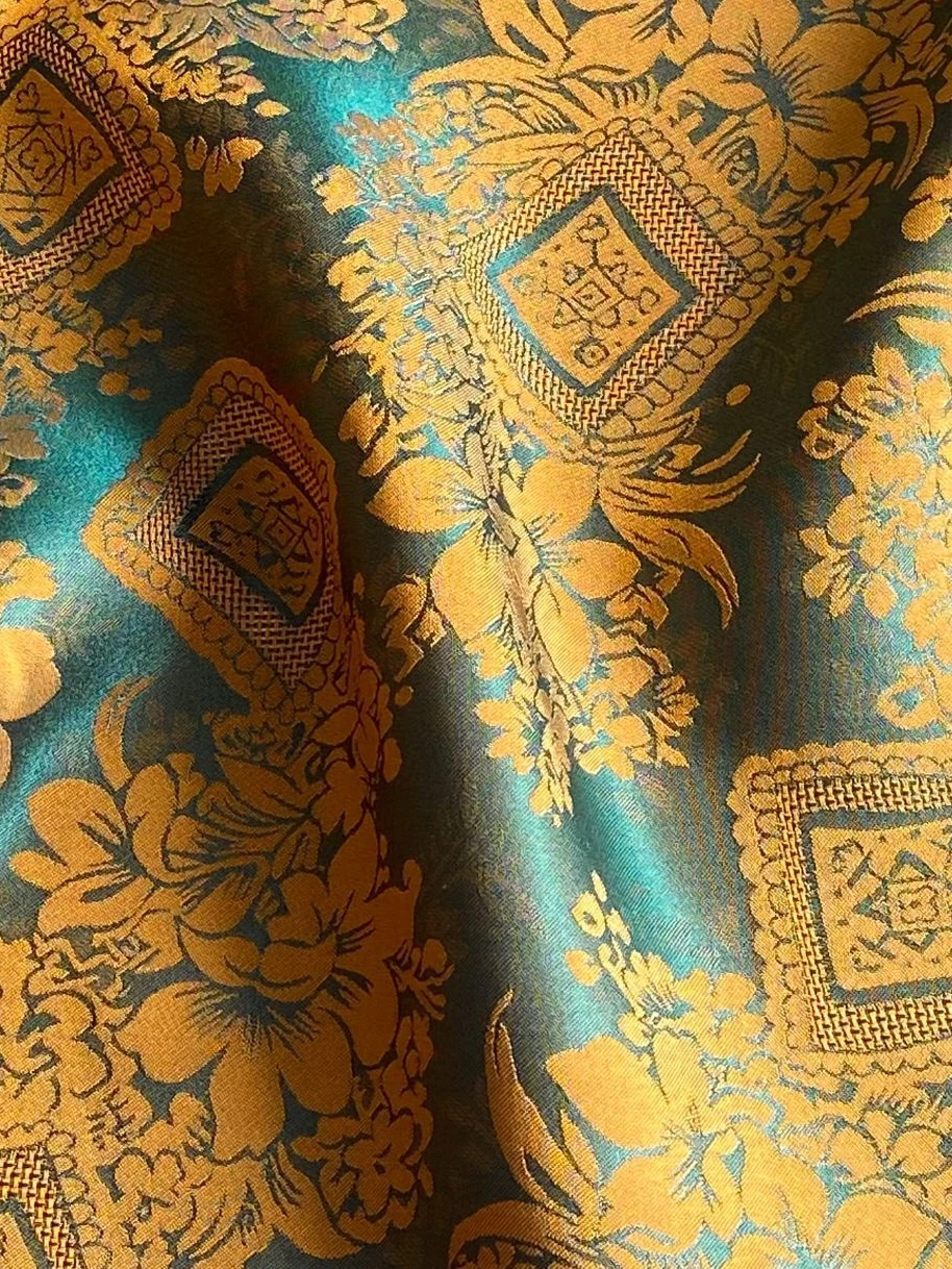 

Jacquard Satin Real Silk Interwoven Fabric Cut Out All Year Round Heavy Crepe Cheongsam Hanfu Chinese Style Handmade