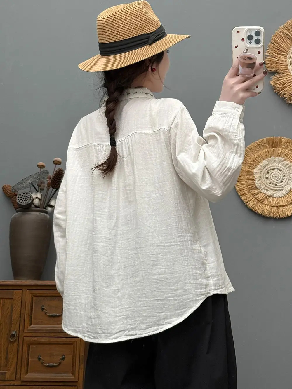 غزل القطن الربيع والخريف نمط جديد فضفاض مطرز قميص طويل الأكمام قاعدة متعددة الاستخدامات طبقة مزدوجة قمة من القطن الخالص