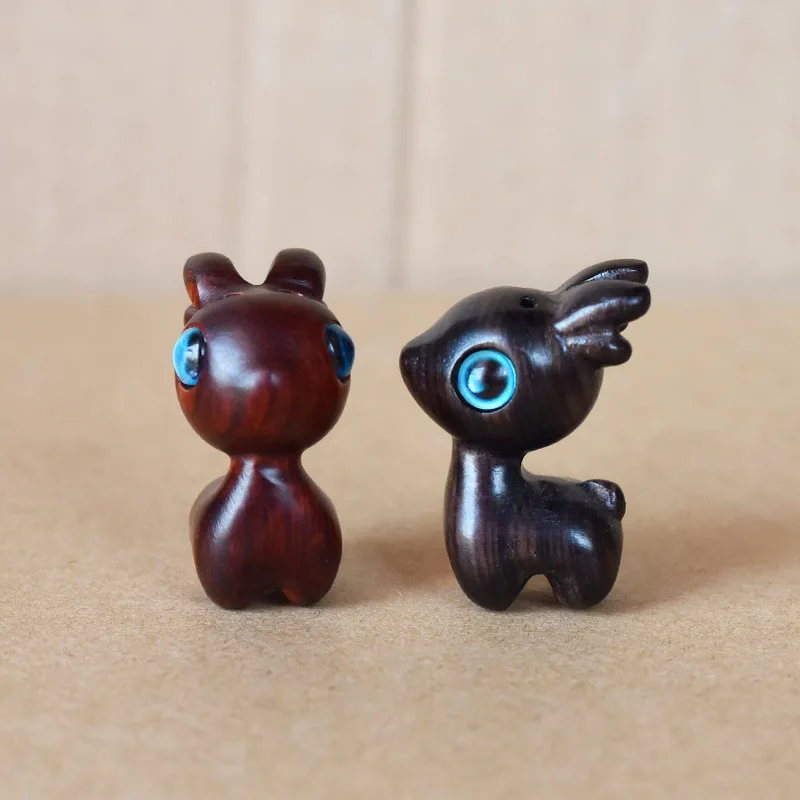 Bonito adorno de figura de gato de sándalo, Mini estatuilla de gato de la suerte, accesorios de escritorio para decoración Interior del hogar, colgante de llave de regalo único
