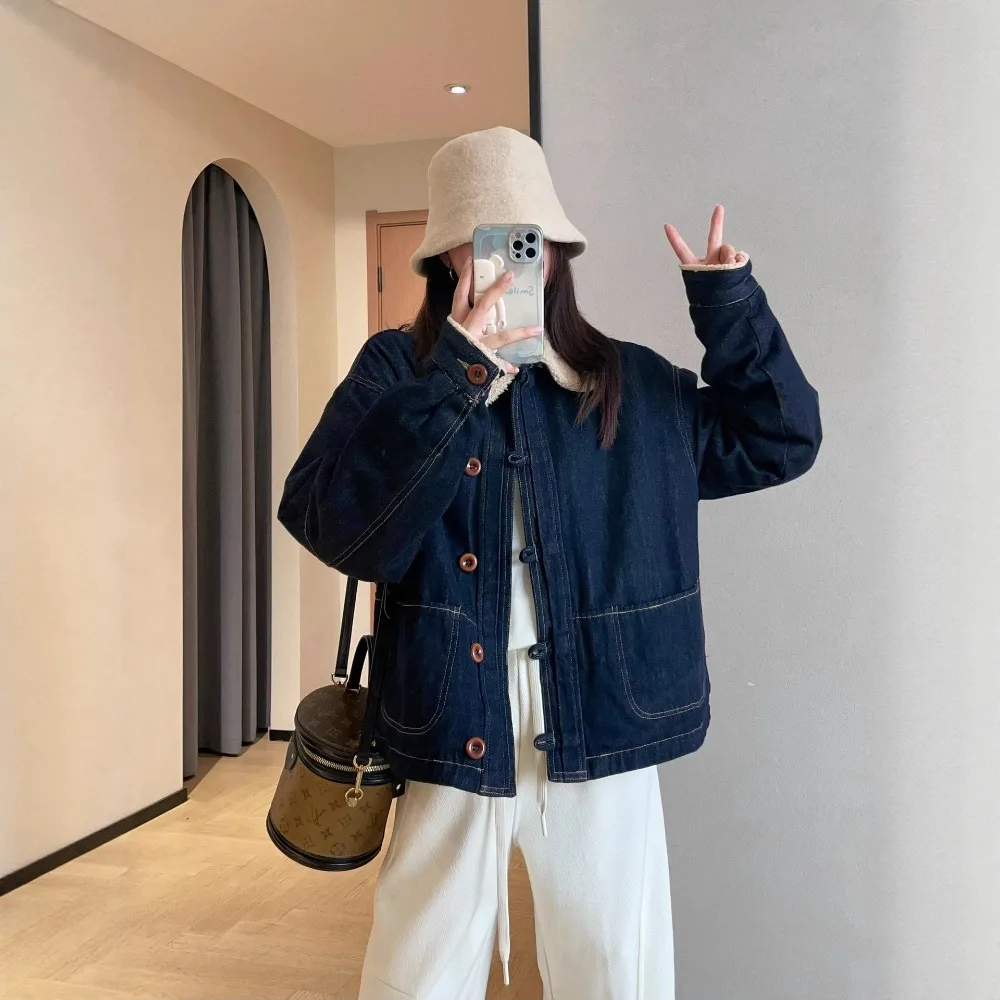 Retro Warm and Thin Lamb Wool Lapel Short Tooling Padded Denim Jacket Women Texture Unique Fashion Simple Versatile Senior