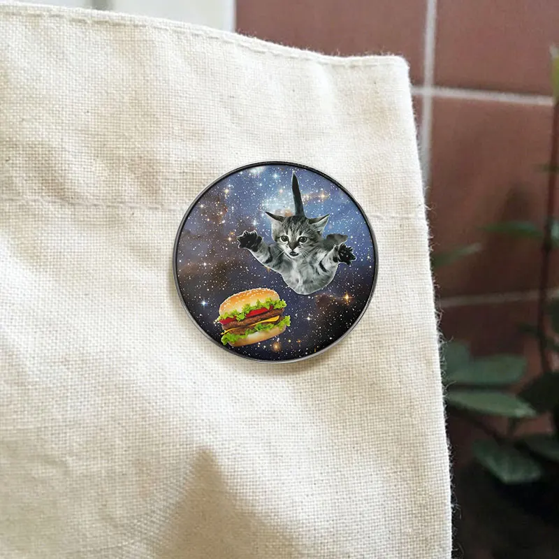 Funny Space Cat Burger UV Printing Badge Flying Kitten Galaxy Meme Alloy Brooch Lapel Backpack Jewelry Gift