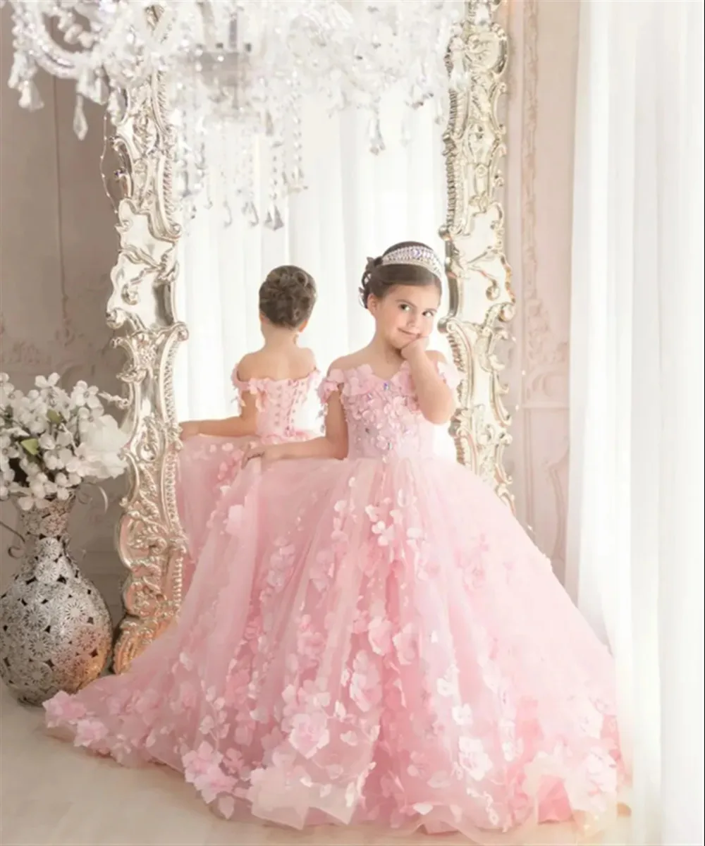 

Customized Pink Appliques Flower Girl Wedding Dress Off Shoulder Luxurious Pearls Child First Eucharistic Birthday Party Gown