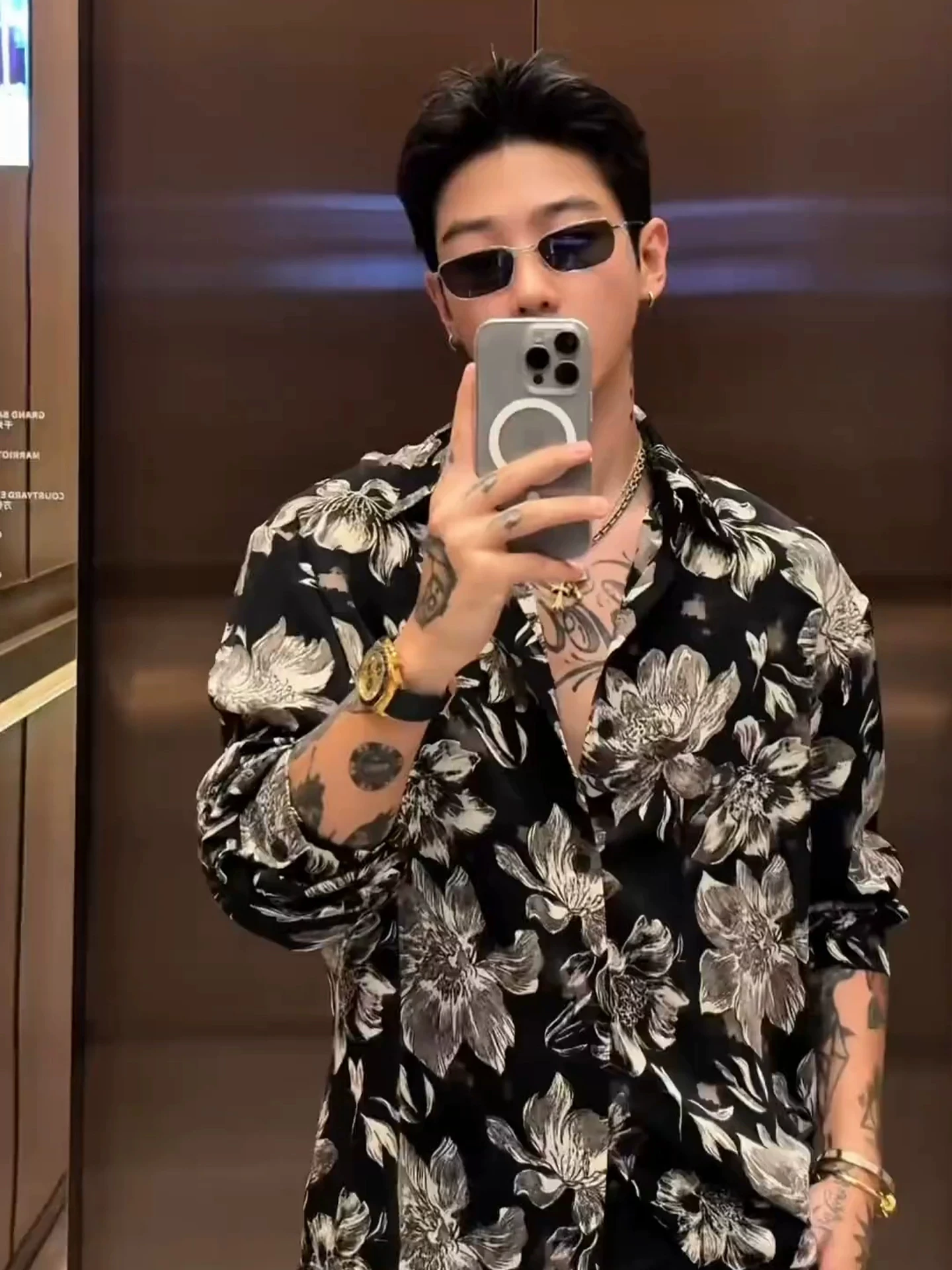 Men's Long Sleeve Ice Silk Shirt Summer Thin Floral Print Sun Protection Beach Vacation Casual Shirt Breathable Comfortable P...