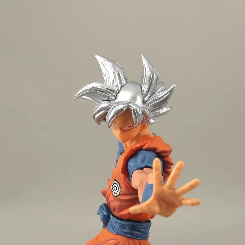 En Stock Dragon Ball Anime pelo plateado figura de Son Goku autoadhesiva Kungfu Budokai alcance Vegeta figura de acción modelo juguetes regalos