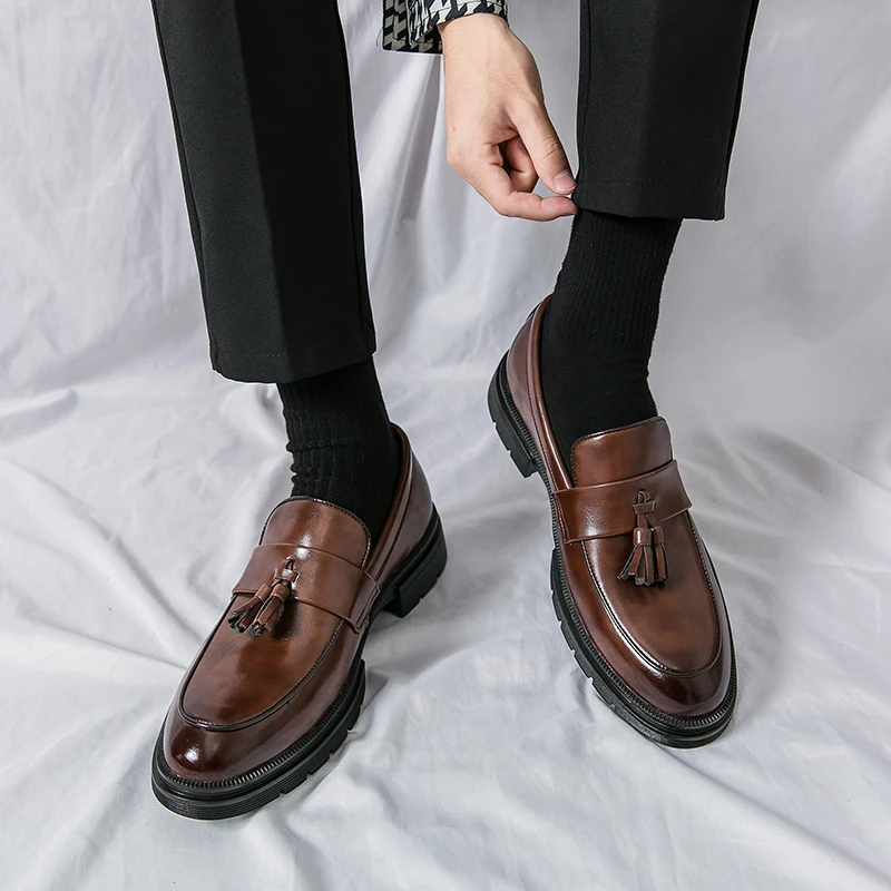 

Male Comfy Dress Shoes Outdoor Leather Slip on Mens Loafers Wedding Party Casual Shoes Men Designer Moccasins Business Shoes