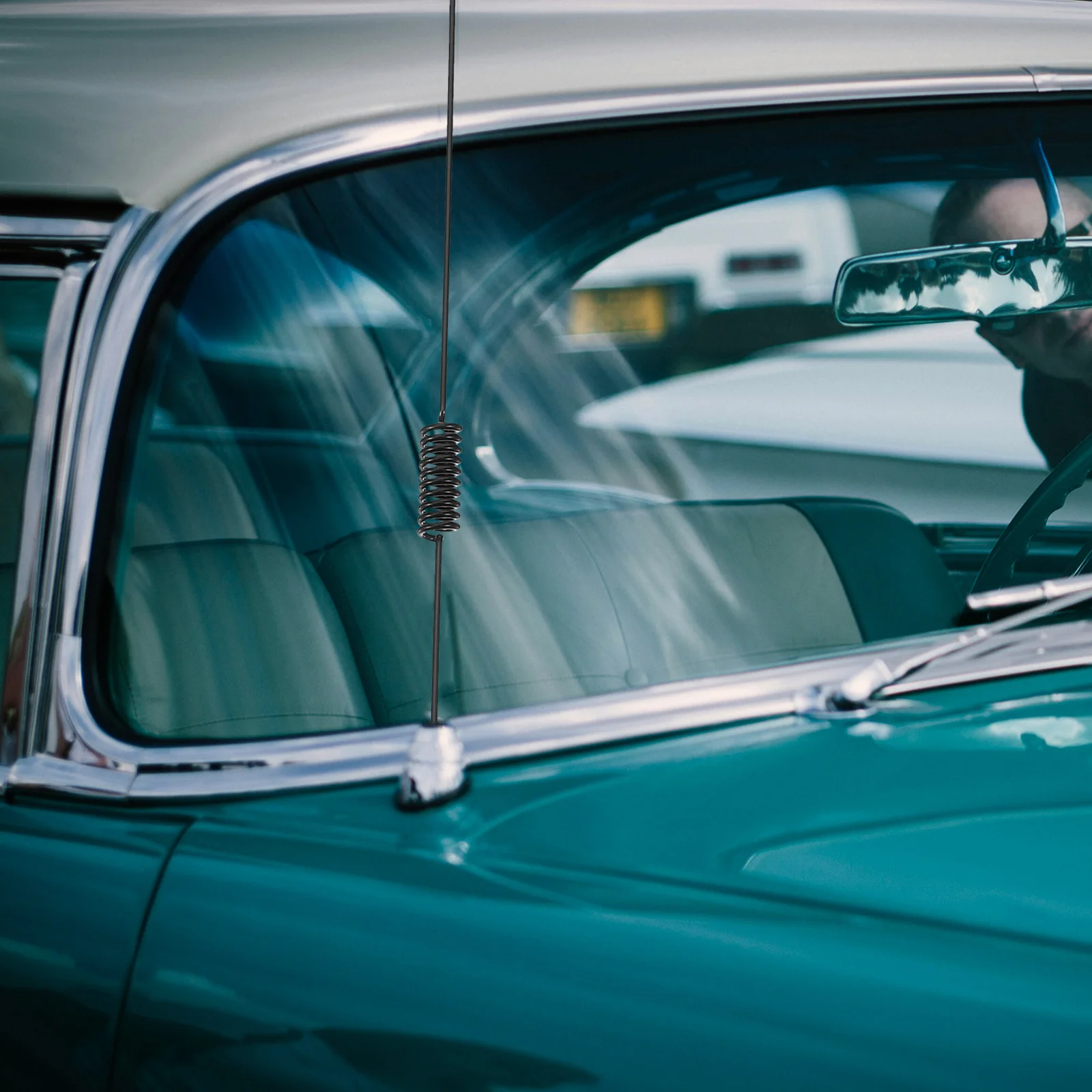 

Комплект из 2 автомобильных антенн для крыши, полнодиапазонные, с резьбовым креплением, для улучшения приема сигнала, для радиоприемников, внедорожников и грузовиков