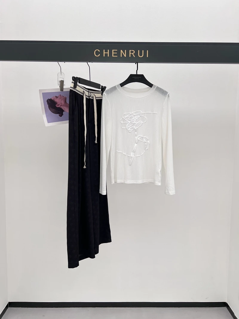 

Slim Fit Abstract Flower Embroidery Cotton Polyester Blend Lite Long Sve round Ne Base Tee Fene Breathable Commute S...