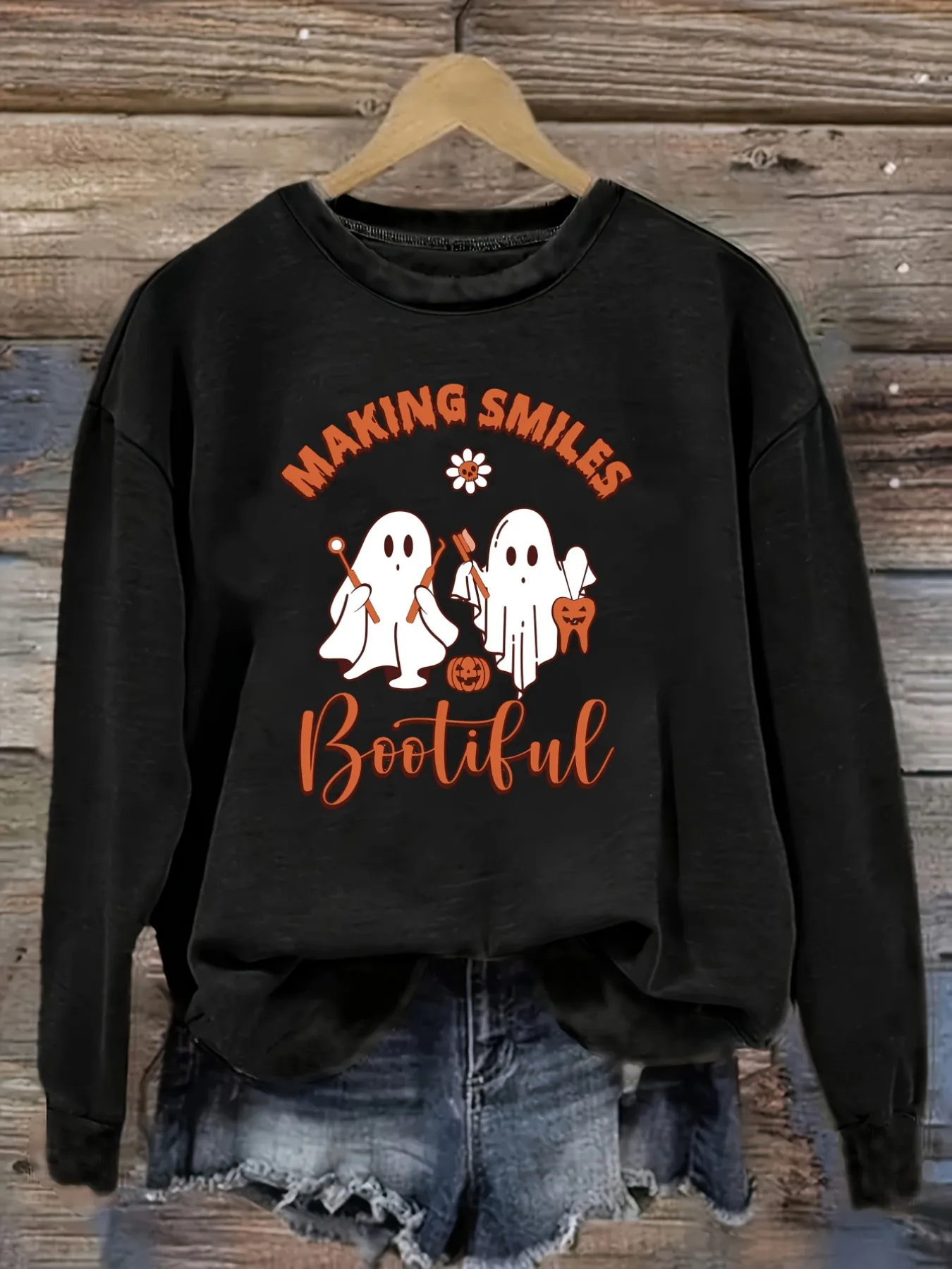 Women's Casual Long Sleeve Crew Neck T-Shirt Making Smiles Bootiful Ghost Print Design, Round Neck Women's Clothing, Machine Washable, Slightly Elastic, Loose Fit, Spring Autumn Winter Women's T-Shirt, Halloween Costume Outfit