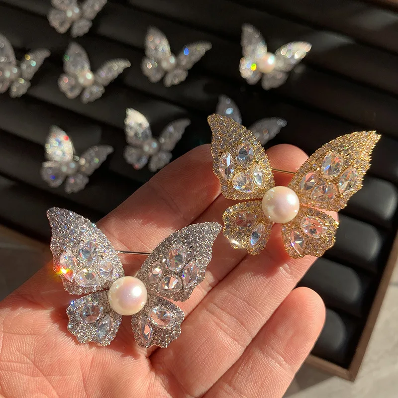 Xiliang Concubine in Stock Popular Micro Inlaid Zircon Super Flash Pearl Butterfly Brooch Luxury Suit Insect Pin Delivery