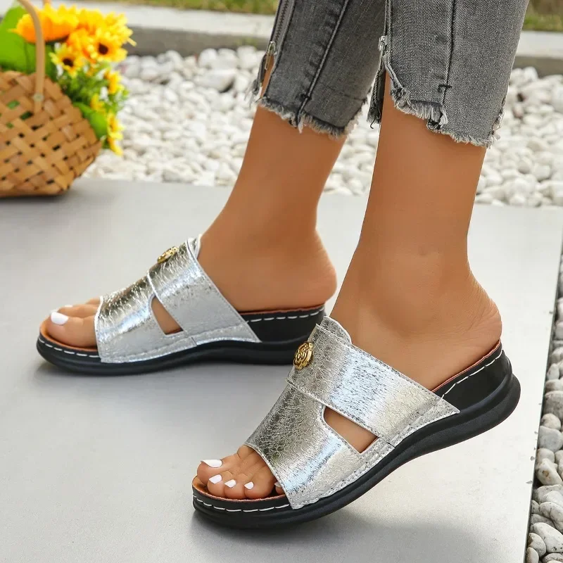 2024 New Sandalswomen\'sleather Summer Newnon-slip Soft Soled Beach Shoes Women Wearthe First Layerof Cowhide Breathable Slippers