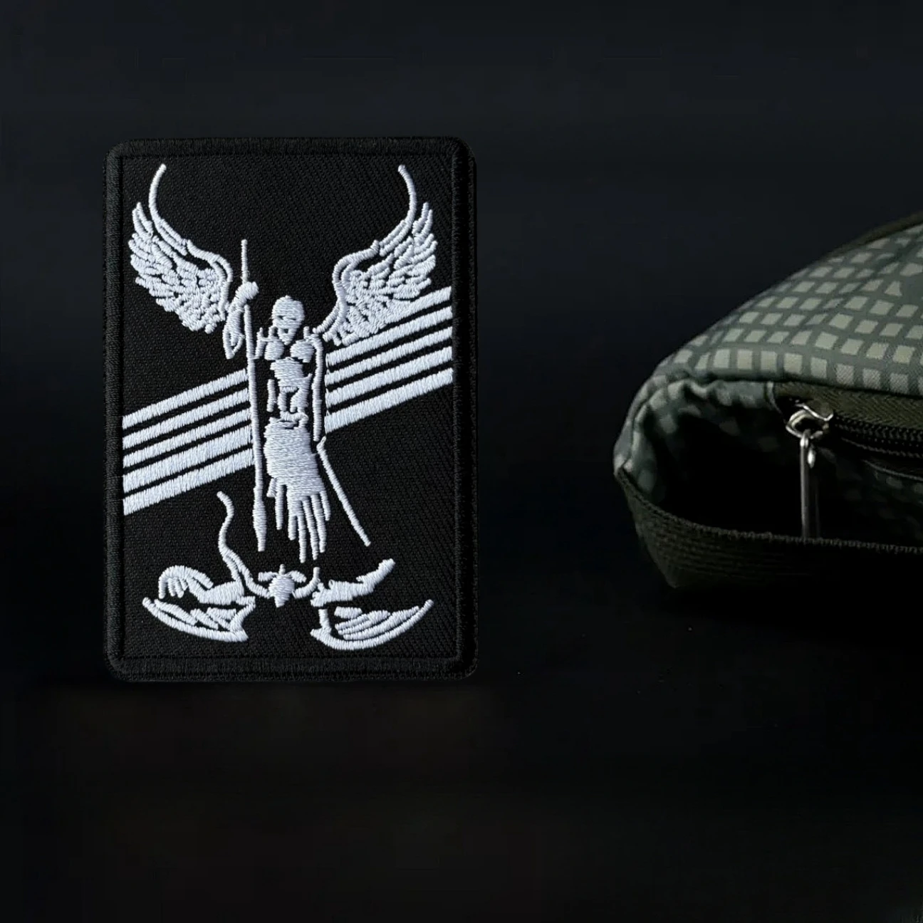 Parche táctico bordado Arcángel Miguel Good Always Wins para mochila militar - imagen 5